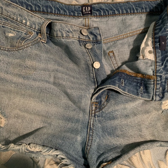 Gap Ripped Shorts - Picture 3 of 4